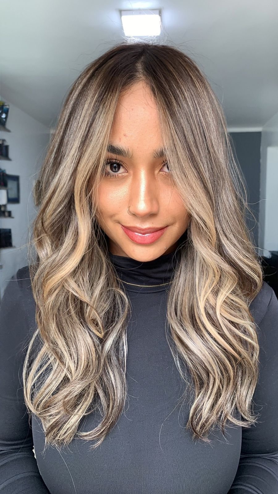 Balayage cenizo elegante - peluquería Quito